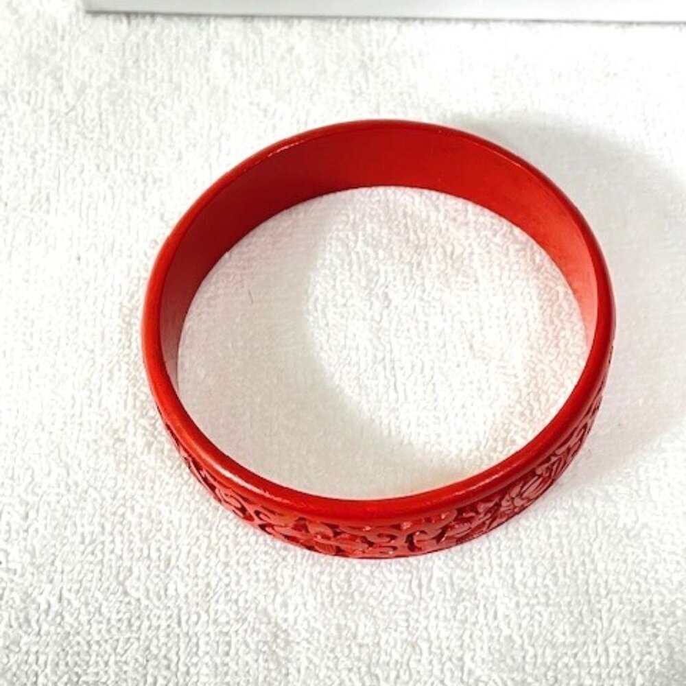 Chinese cinnabar bangle bracelet. - Picture 2 of 7